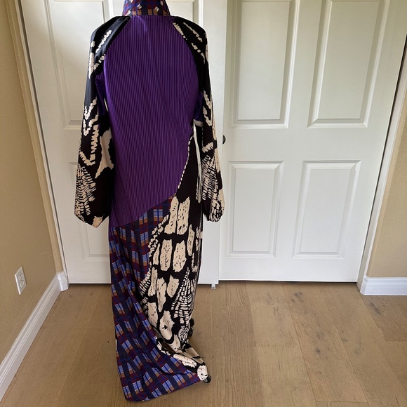 Long Elegant Resort Casual Dress with long sleeves! - Picture 3 of 7